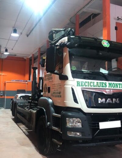 cabeza de camion reparada por profesionales de rodamovil