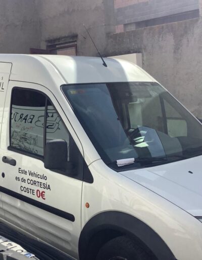 furgoneta de cortesía de Roda Movil